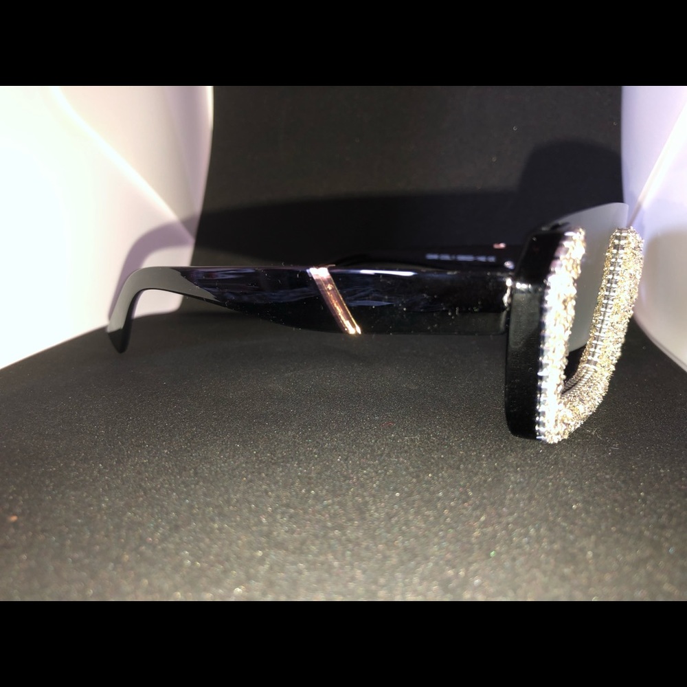 Glasses - Picture 2 of 2